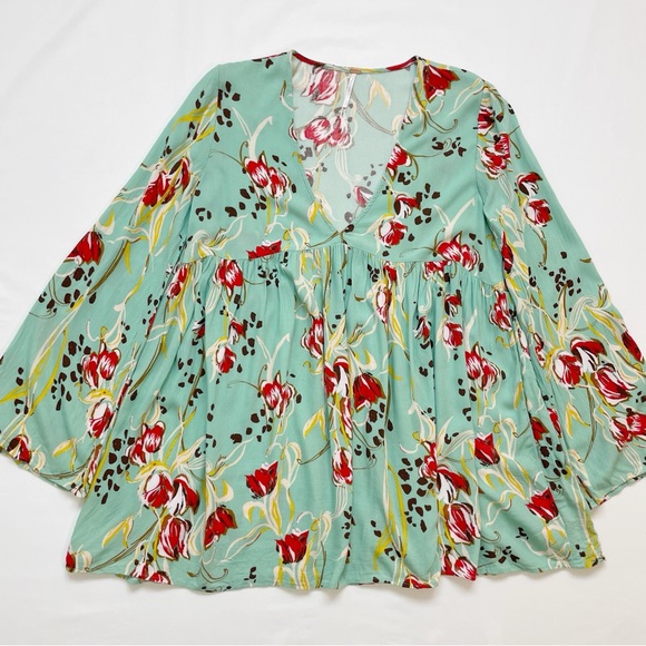 Free People Tops - Free People Bella Printed Tunic V-Neck Bell Sleeve Top Flouncy Babydoll Small